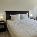Almo Court Motel