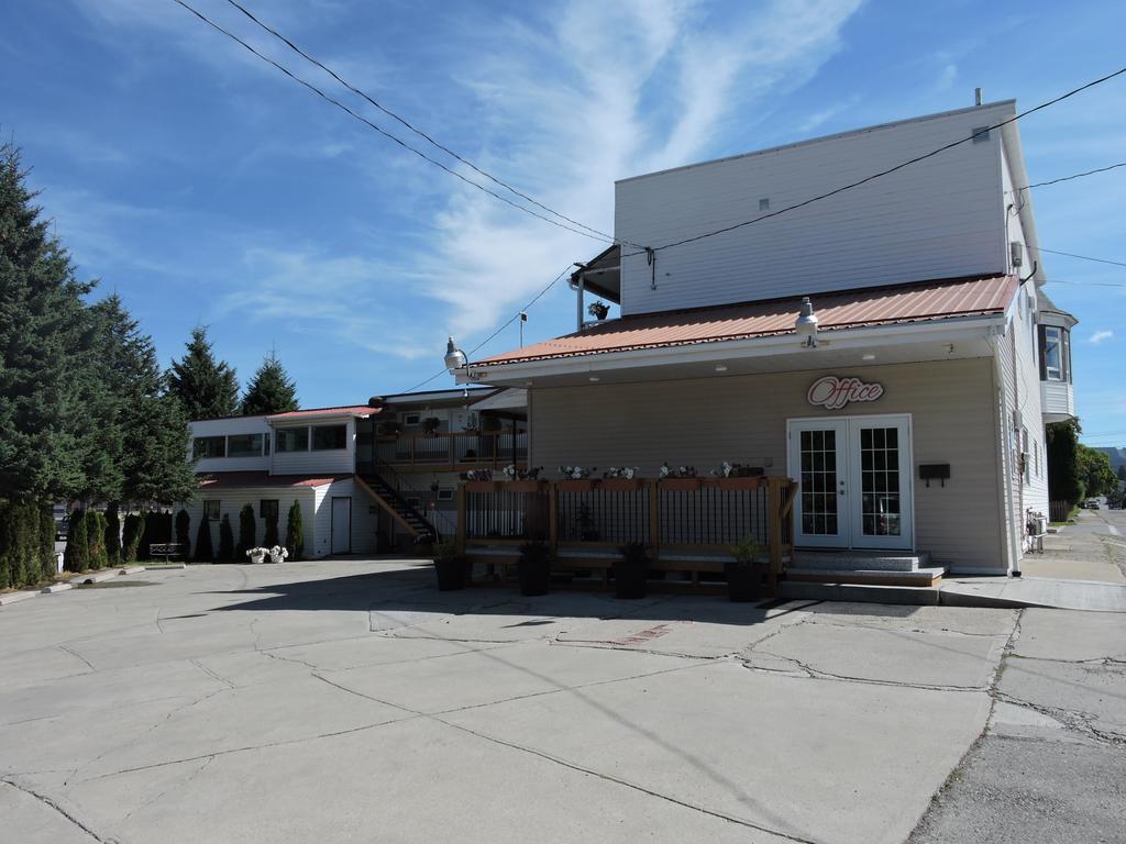 Almo Court Motel