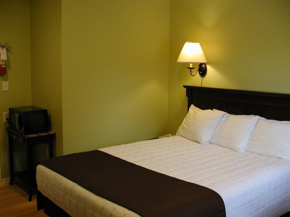 Almo Court Motel