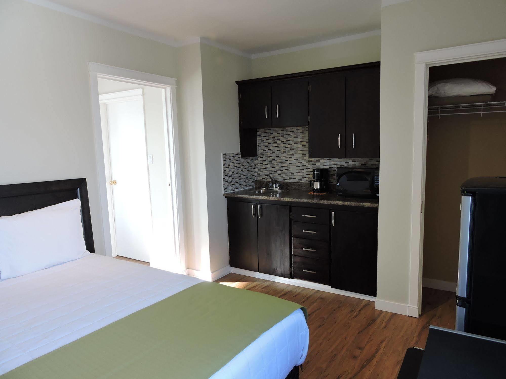 Almo Court Motel Cranbrook