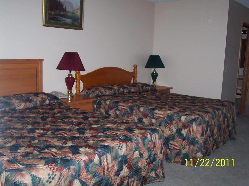 Model A Motel 2*