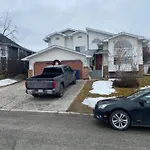 Entire Basement Guest Suite In Cranbrook