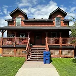 Beautiful Suite In Cranbrook!