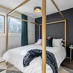 The Icon I Sleep 4 I Heritage House I 55 Roku Tv