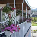 Travellers Motel