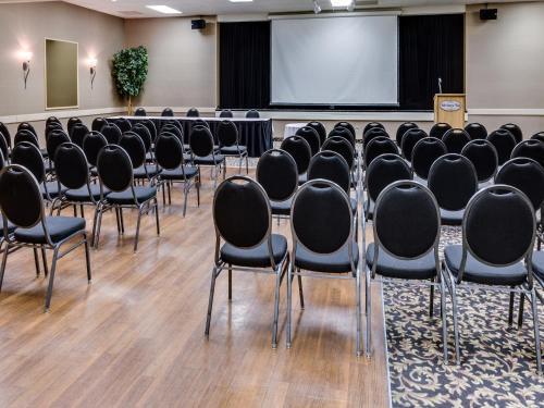 Hotel Heritage & Convention Centre -
