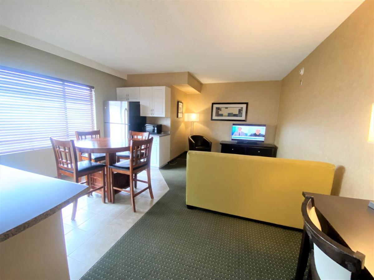 Hotel Days By Wyndham Conference Centre 3*