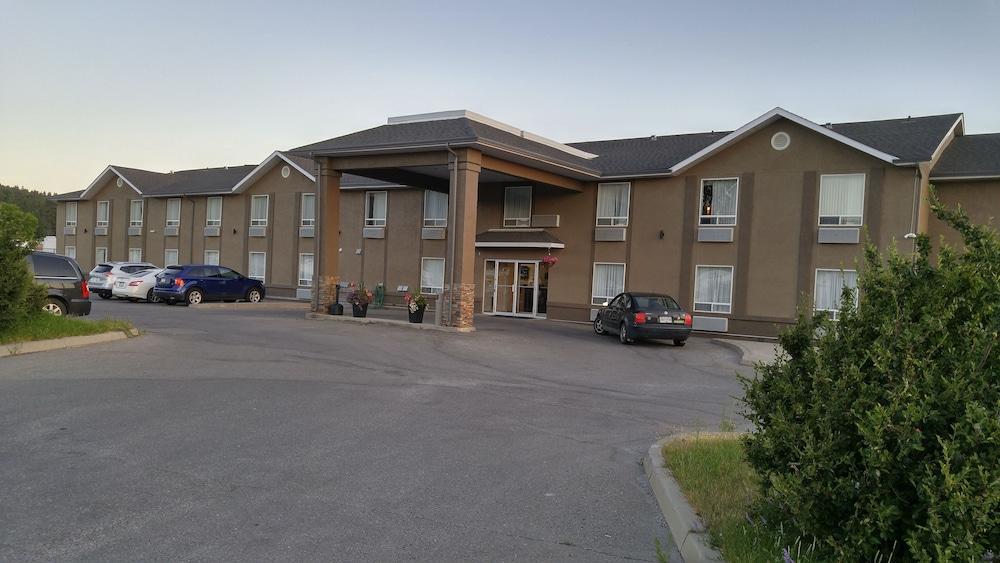 Ramada By Wyndham Hotel 2*