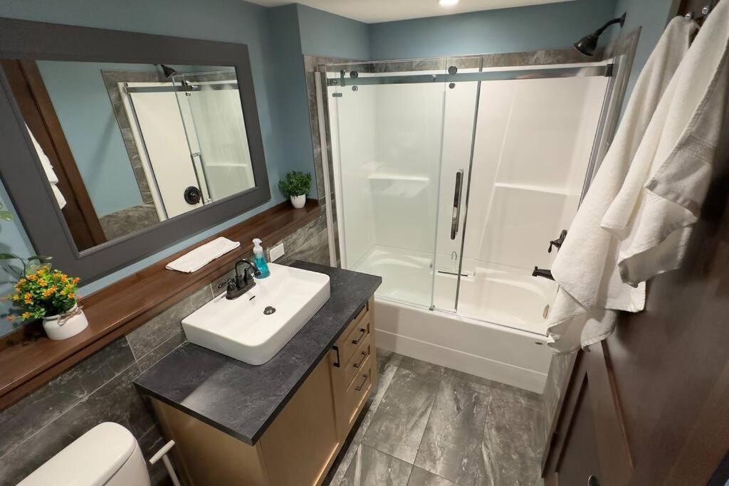 Apartment Beautiful In Cranbrook!