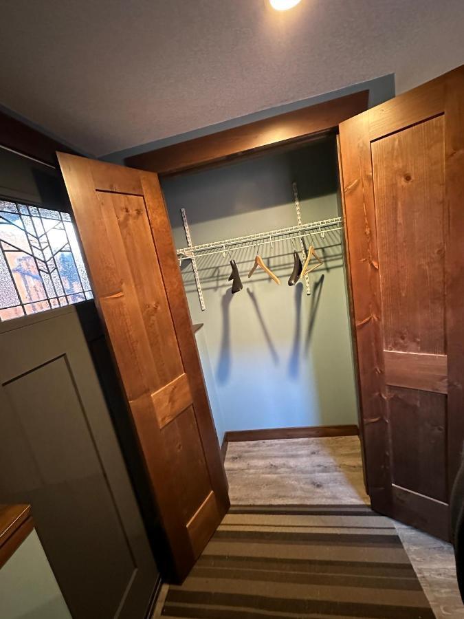 Apartment Beautiful In Cranbrook!