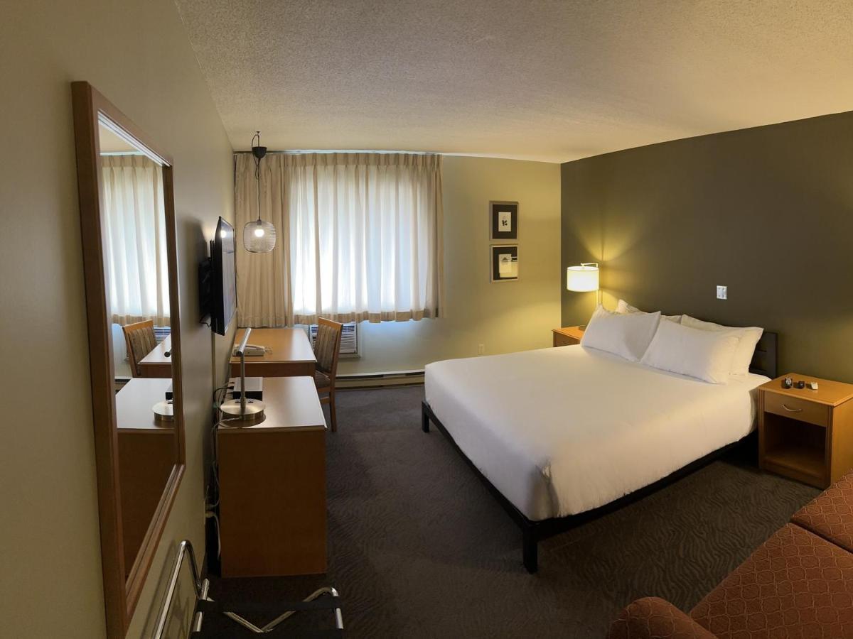 Heritage & Convention Centre - 2*