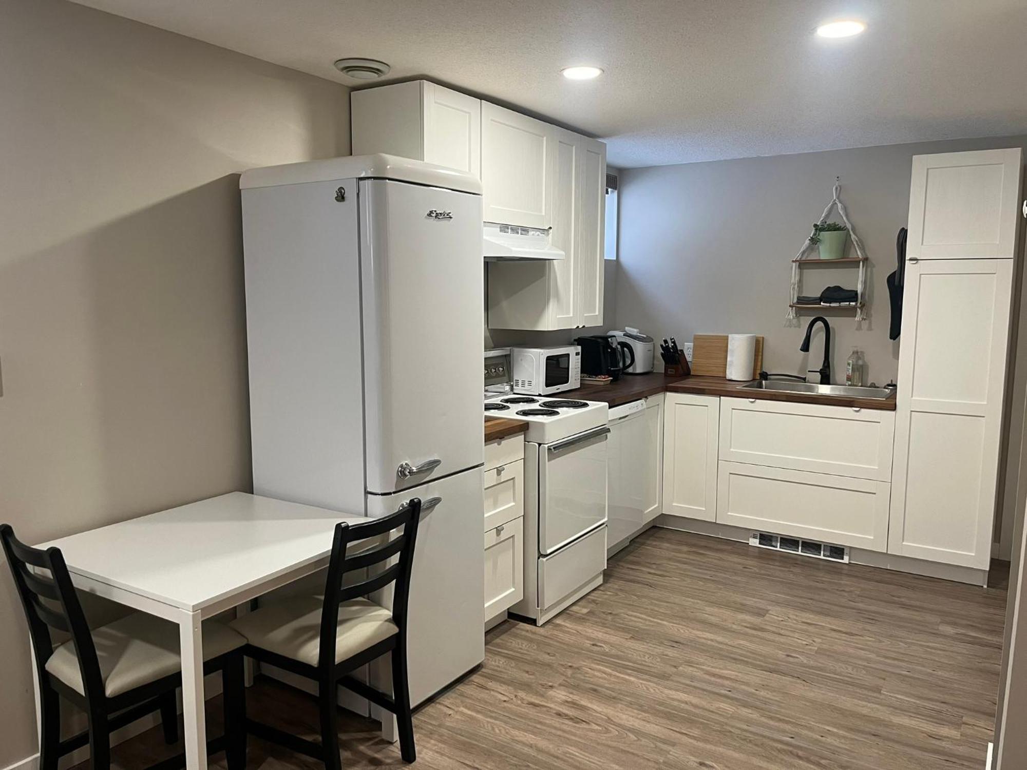 Apartment Entire Basement Guest In