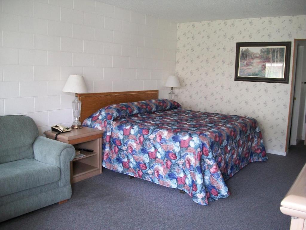 Hospitality Courtyard Motel