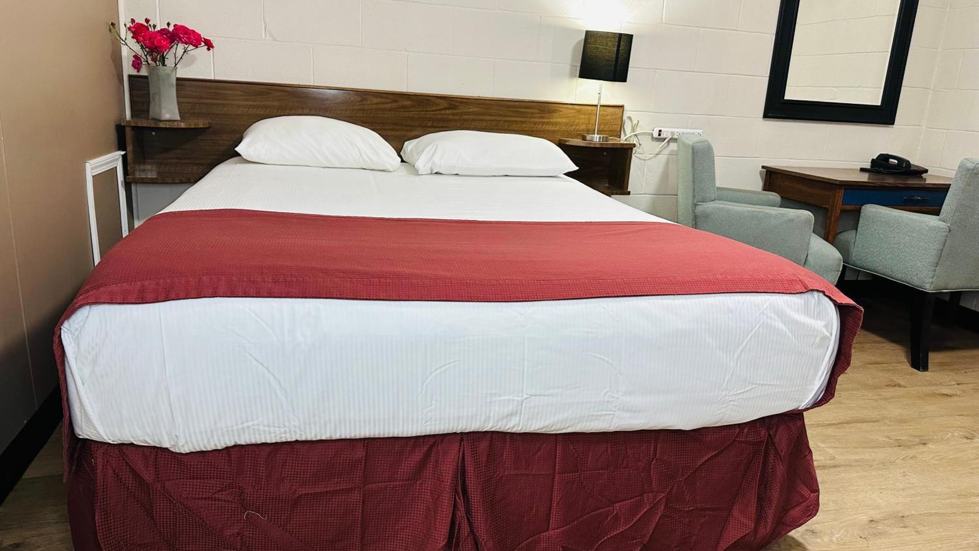 Travellers Motel