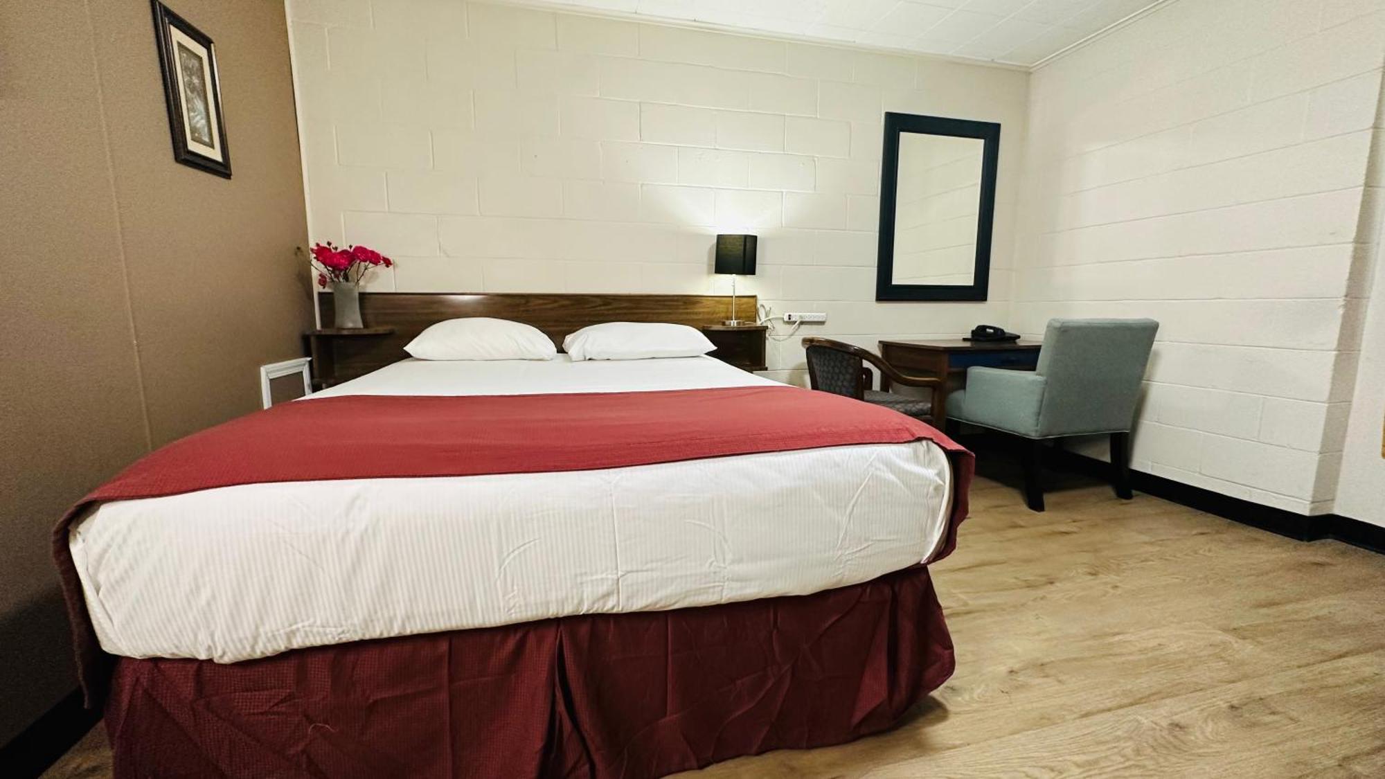 Travellers Motel 2*