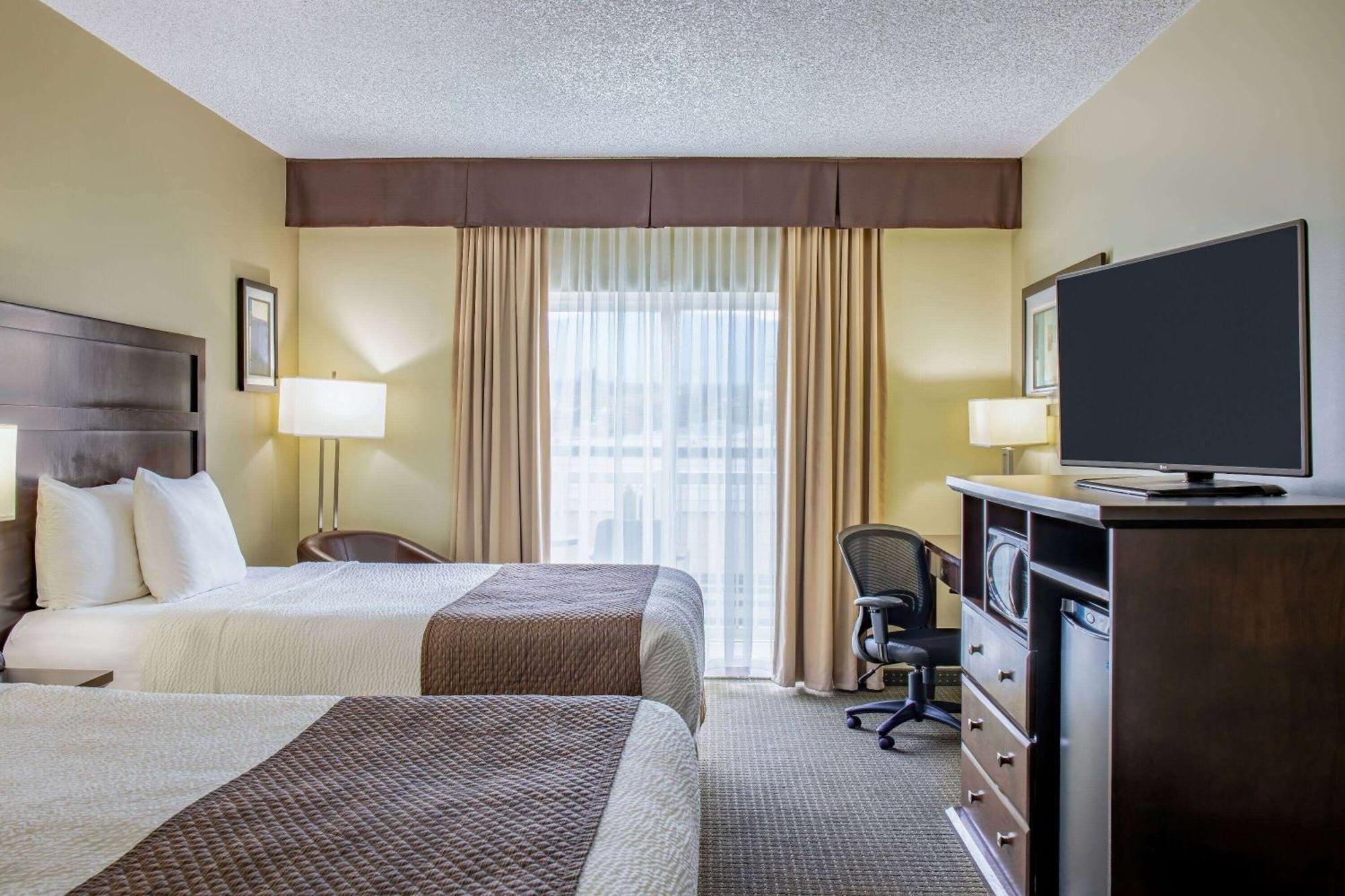 Days By Wyndham Conference Centre Hotel 3*