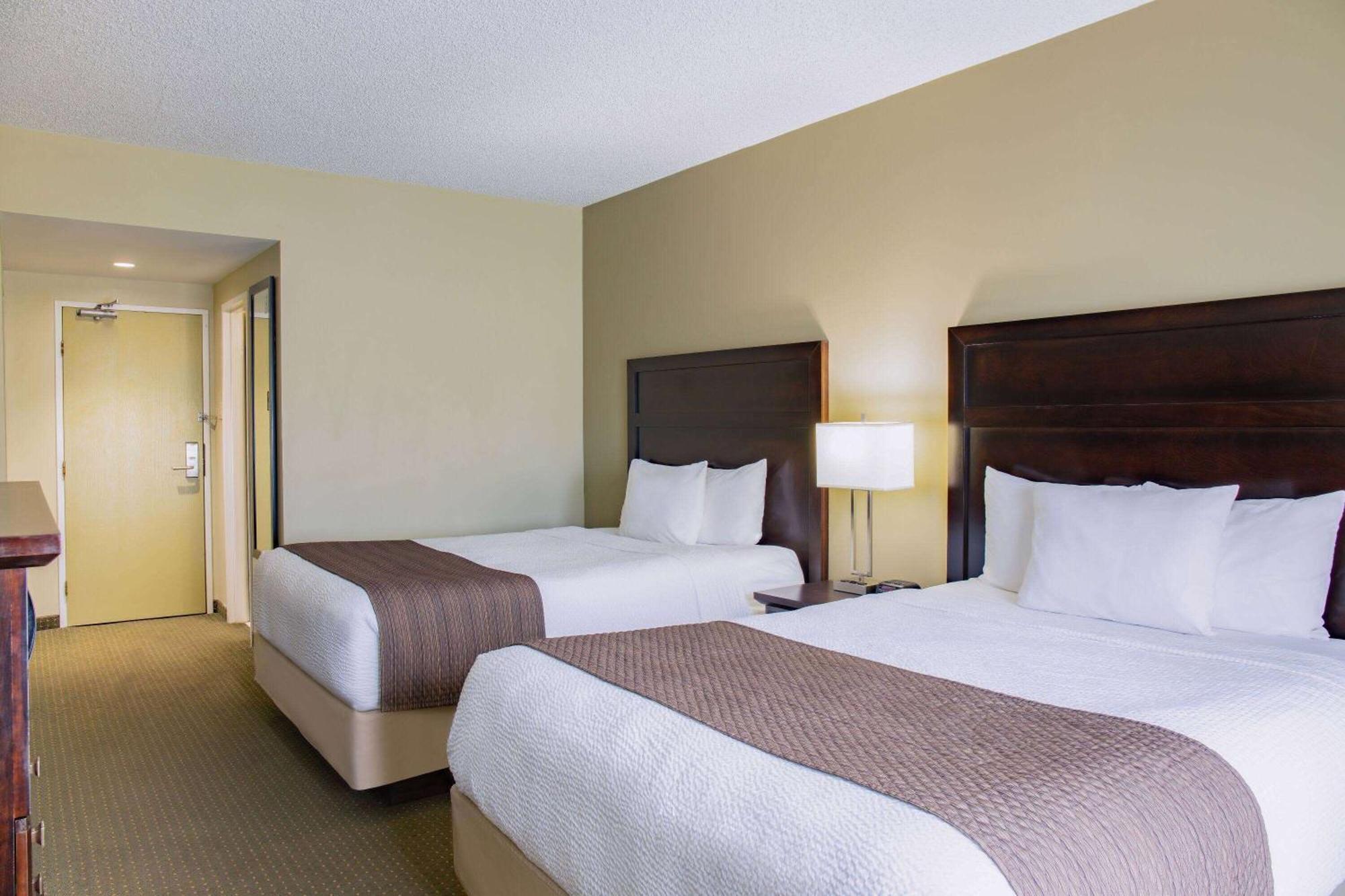 Hotel Days By Wyndham Conference Centre 3*