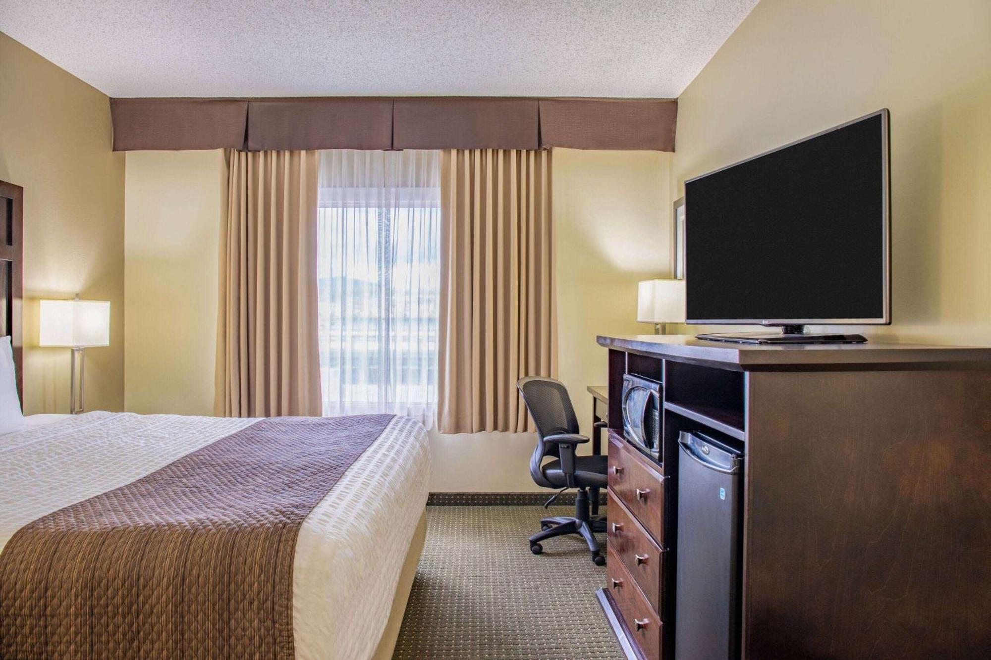 Days By Wyndham Conference Centre Hotel