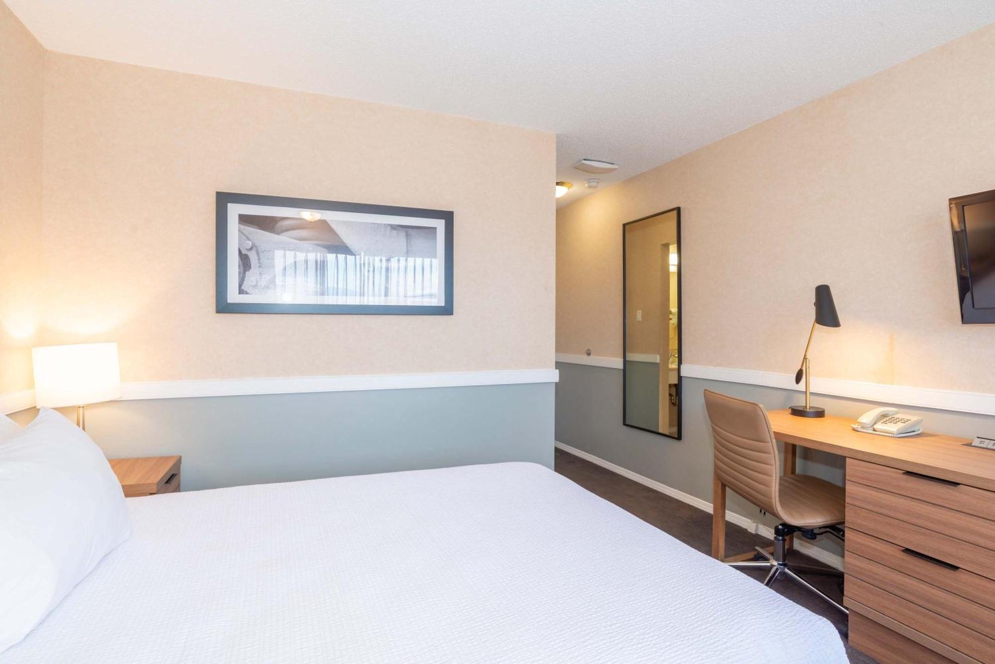 Sandman Hotel 3*