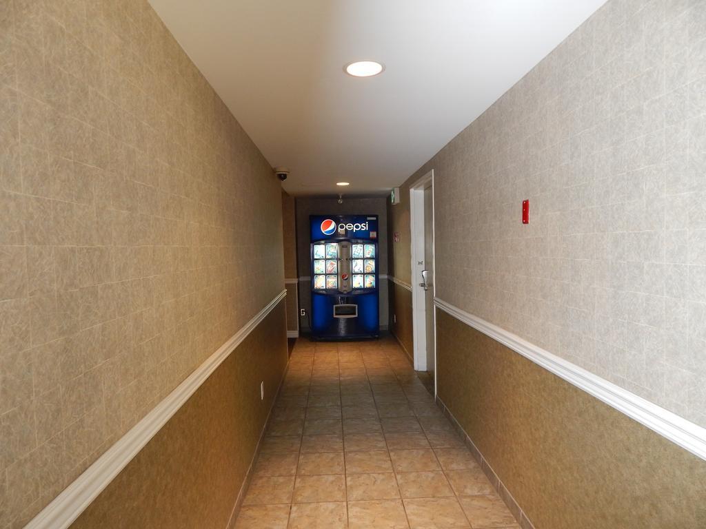 Days By Wyndham Conference Centre Hotel Cranbrook
