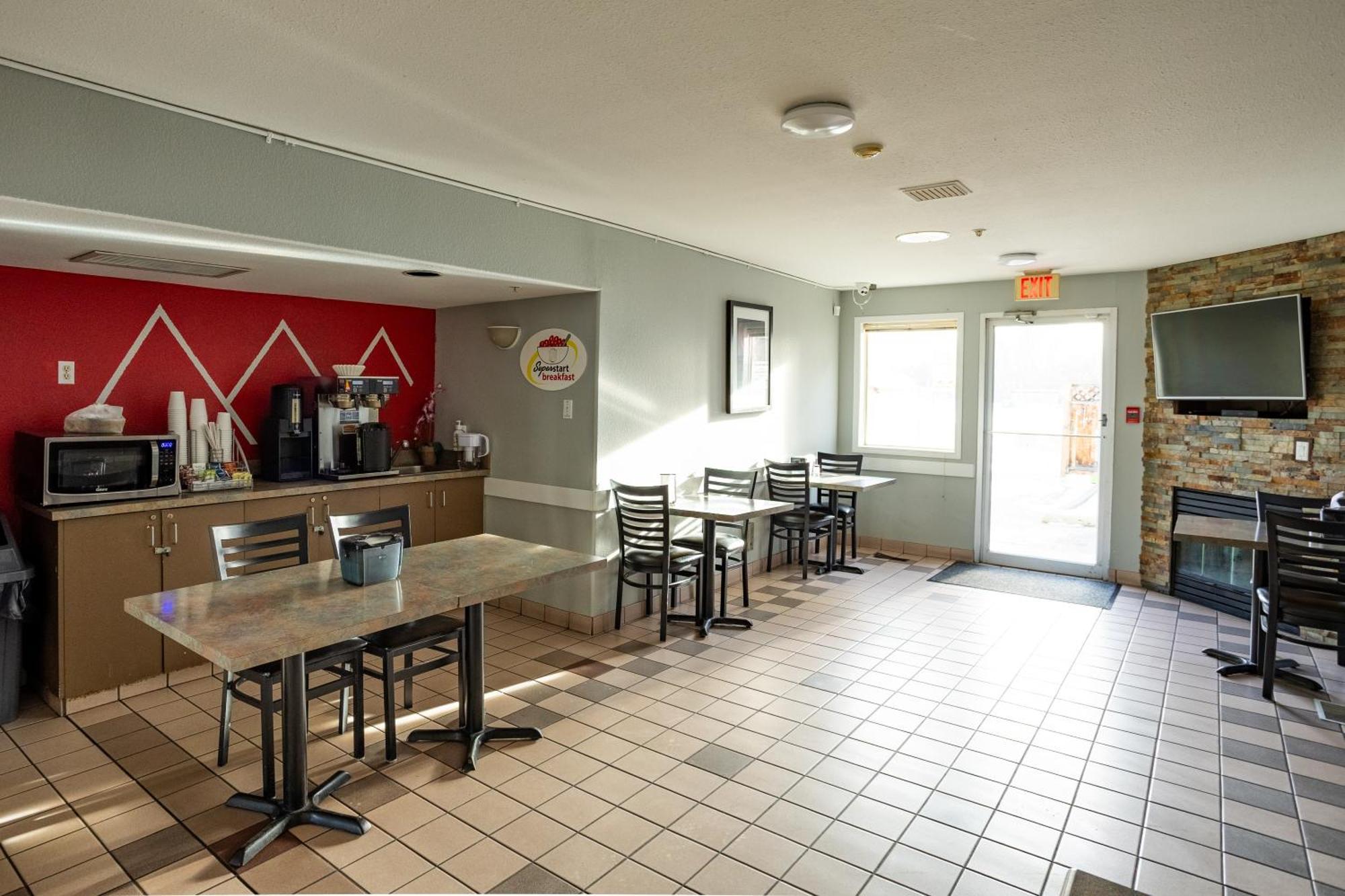 Ramada By Wyndham Hotel 2*
