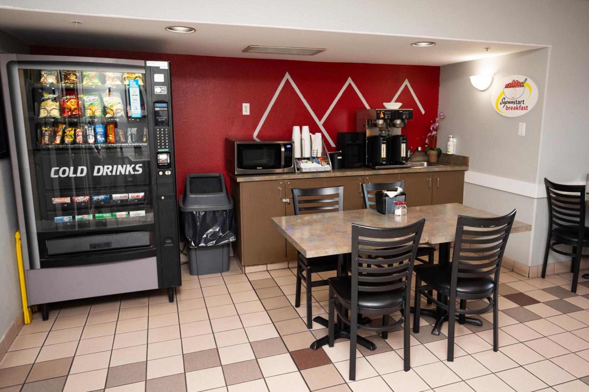 Ramada By Wyndham 2*
