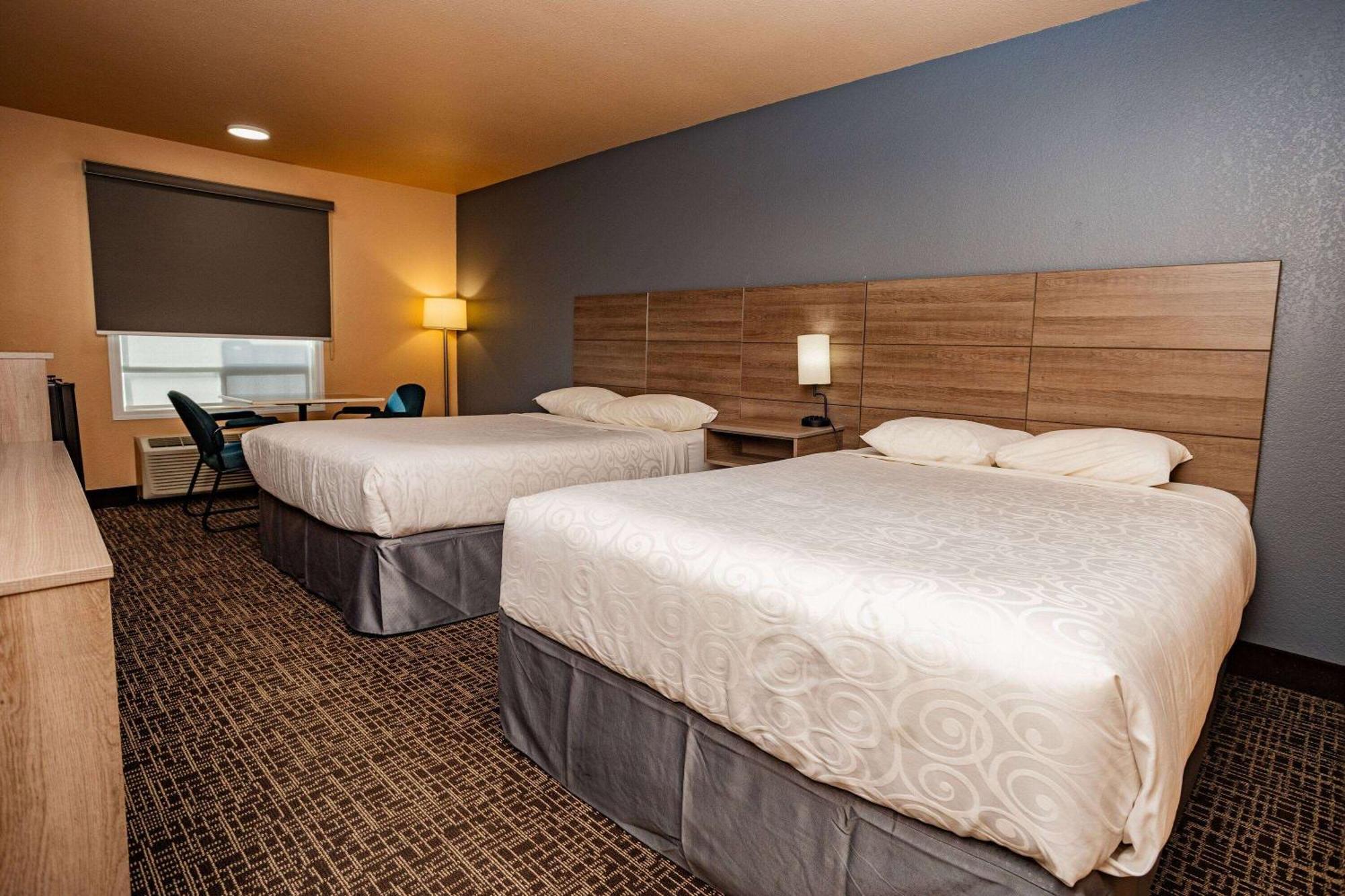 Ramada By Wyndham 2*