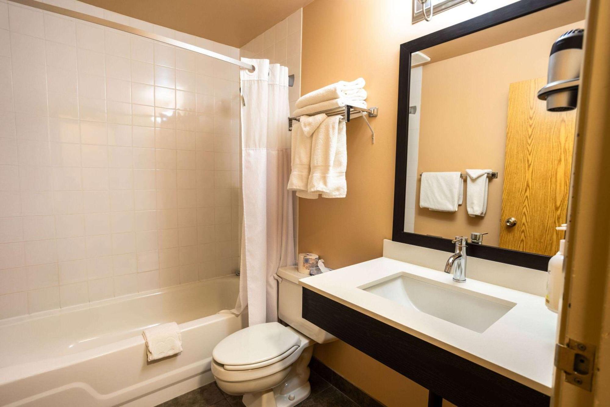 Ramada By Wyndham Cranbrook