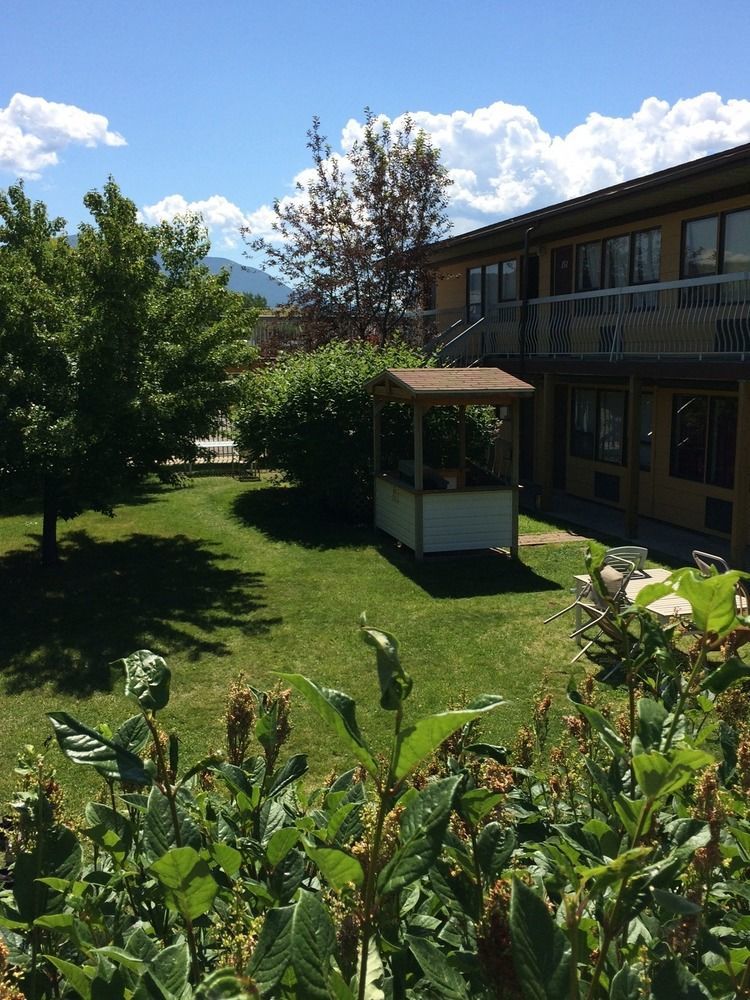 Hospitality Courtyard Motel Cranbrook