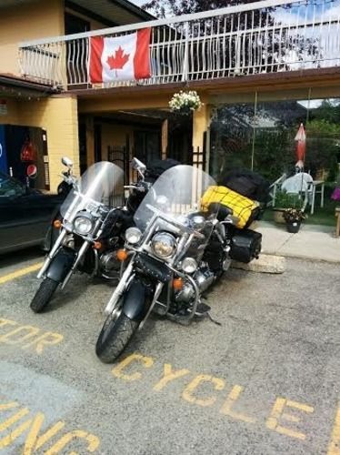Hospitality Courtyard Motel 2*