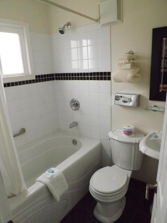 Travellers Motel 2*