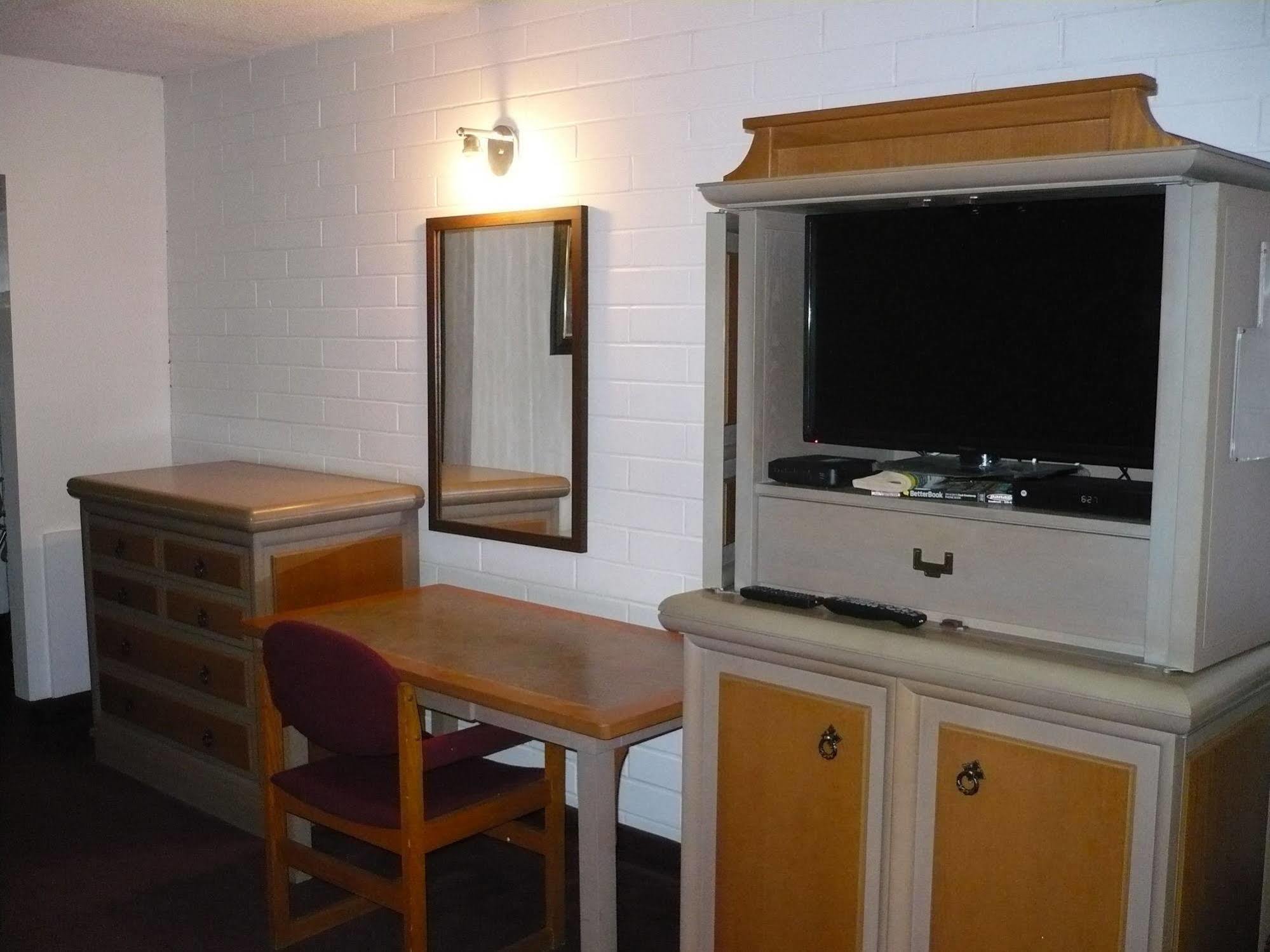 Hospitality Courtyard 2*