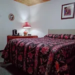 Kootenay Country Inn