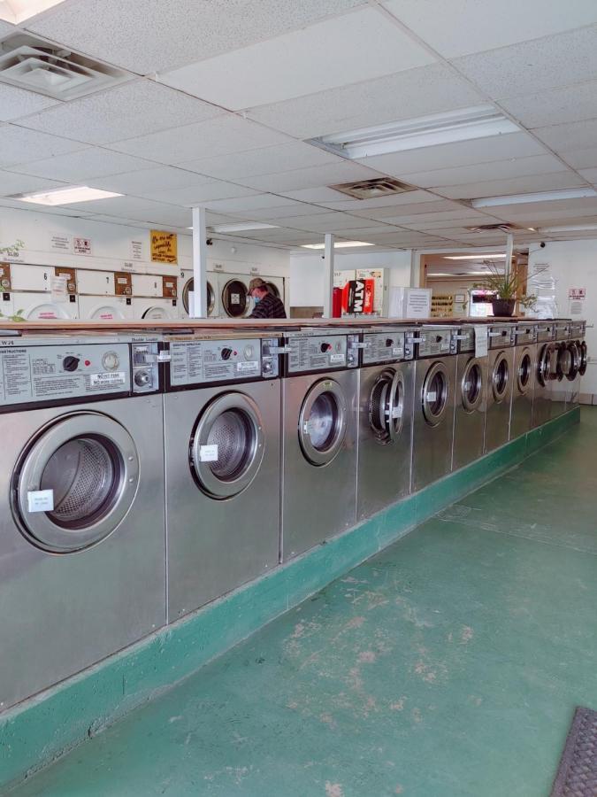 Kootenay Country Motel 2*