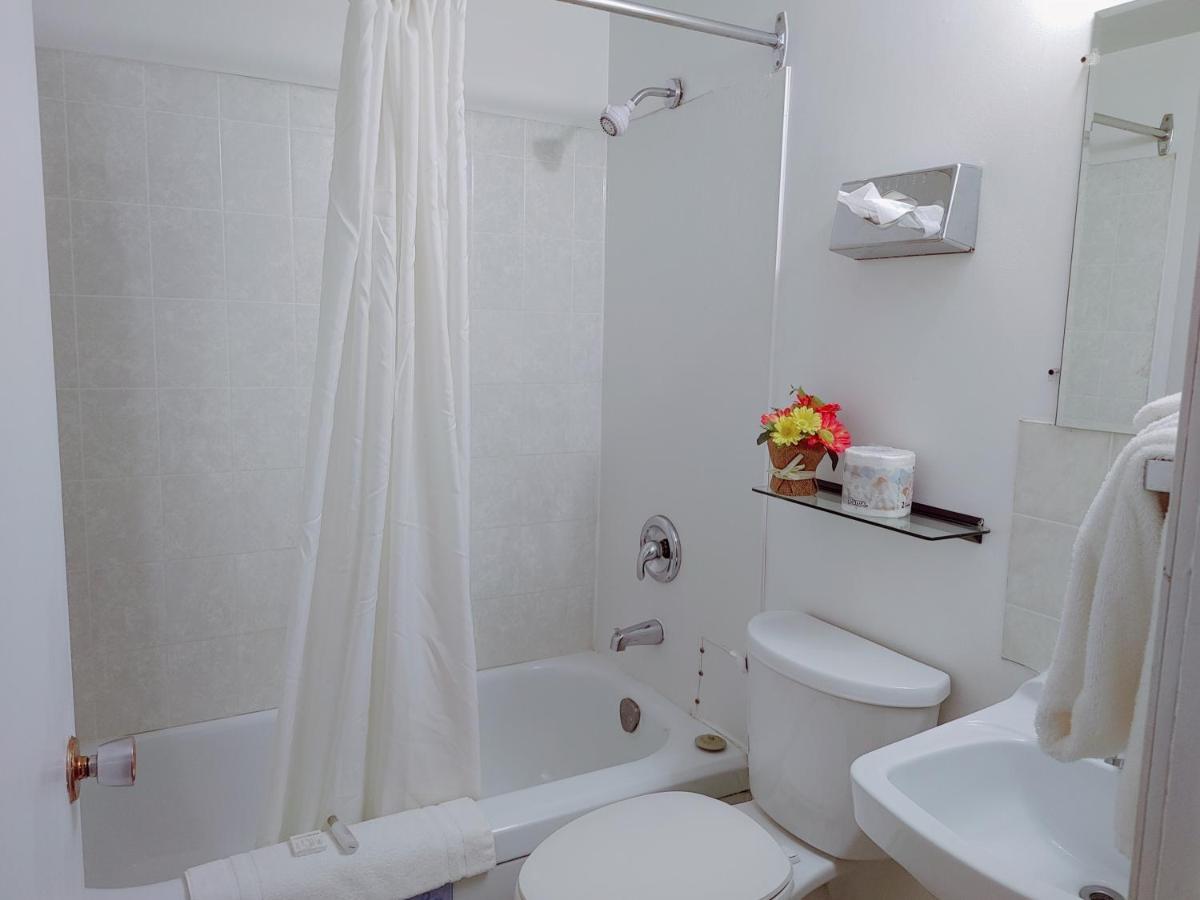 Kootenay Country Motel 2*