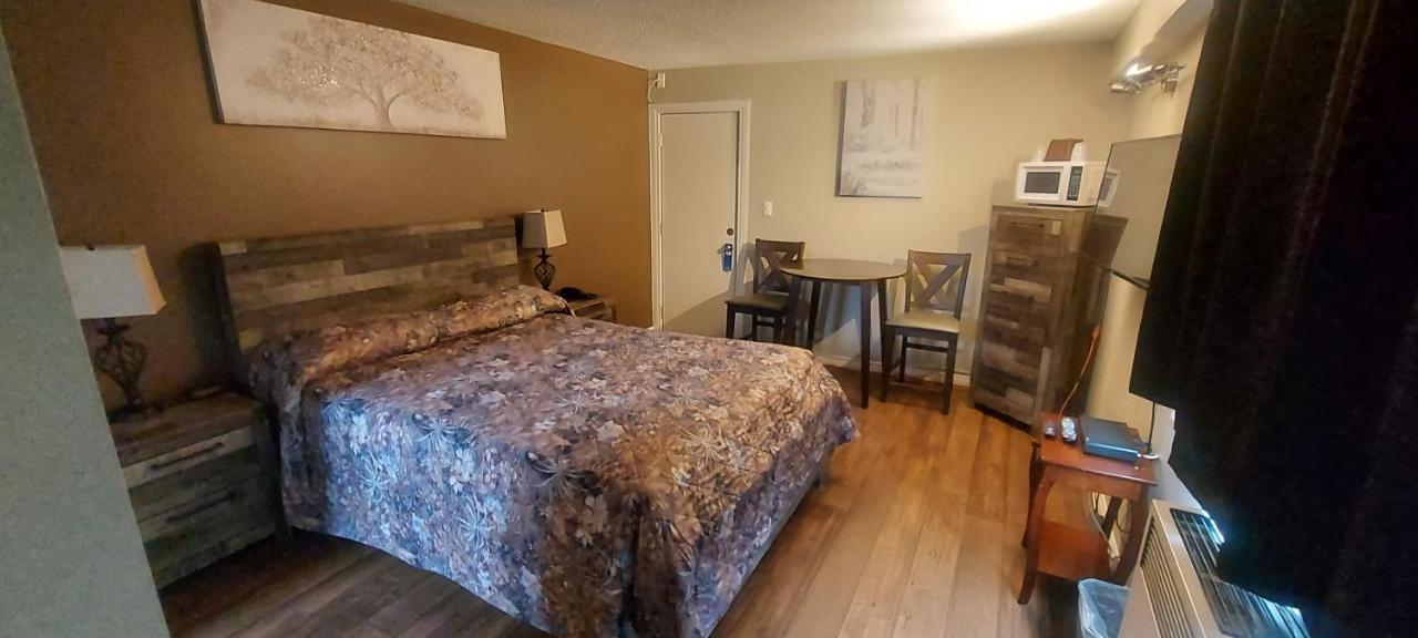Lazy Bear Motel