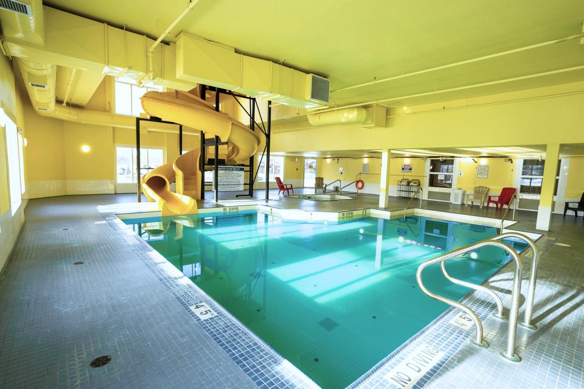 Ramada By Wyndham 2*
