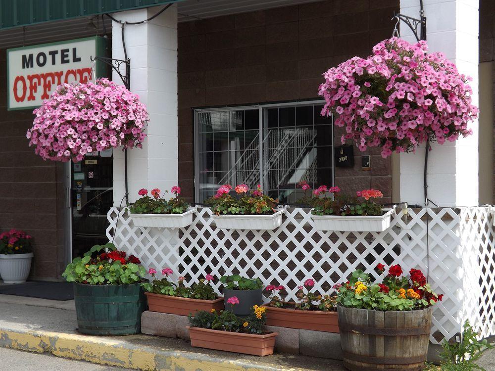 Motel Kootenay Country 2*