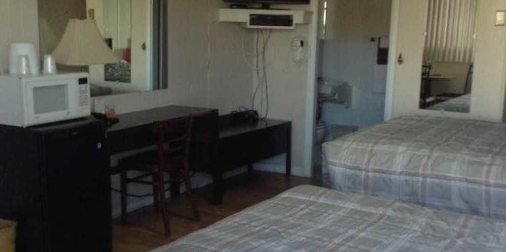 6-cranbrook, Bc Hotel 2*