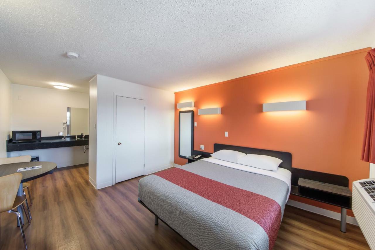 6-cranbrook, Bc Hotel 2*