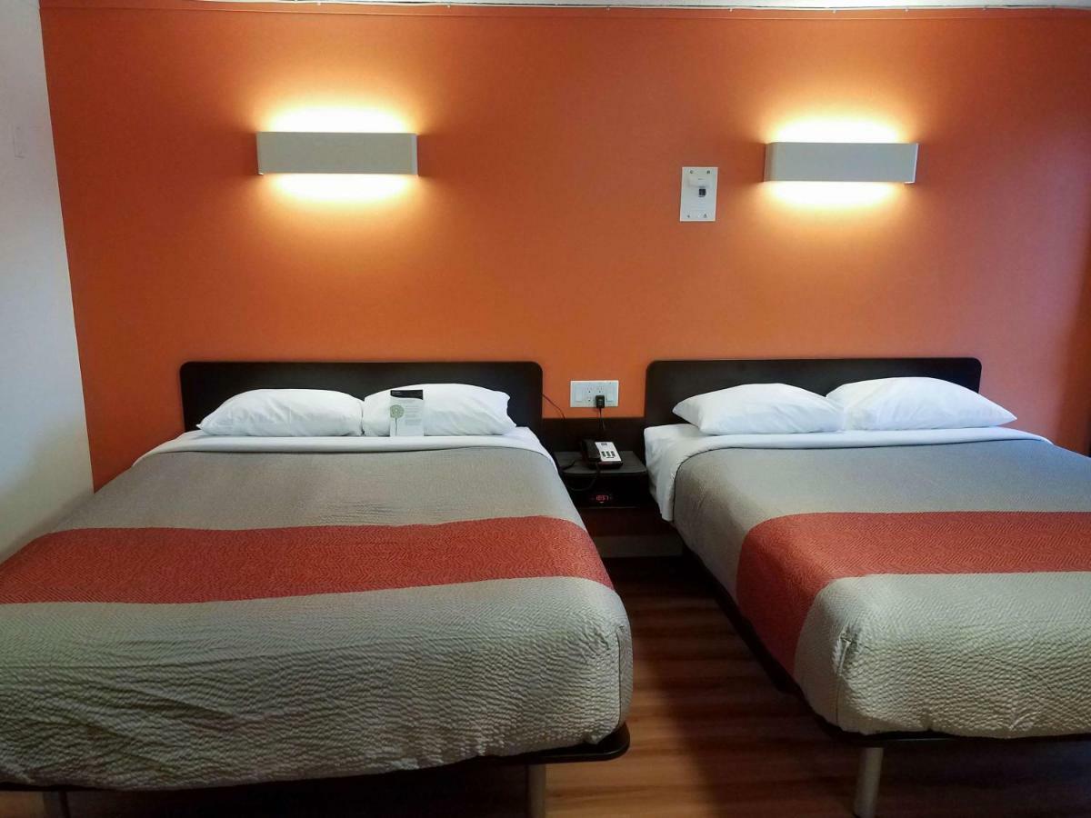 6-cranbrook, Bc Hotel